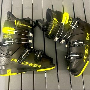 Youth Fischer Ski Boots